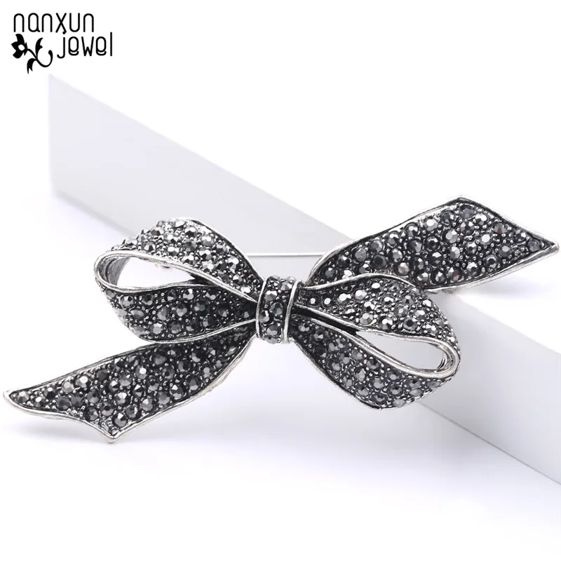 Bowknot Vintage Brooch Black Crystal Antique Silver Lapel Pin Badges Gifts For Women Clothing Accessories Jewelry Pins
Bowknot Vintage Brooch Black Crystal Antique Silver Lapel Pin Badges Gifts For Women Clothing Accessories Jewelry Pins