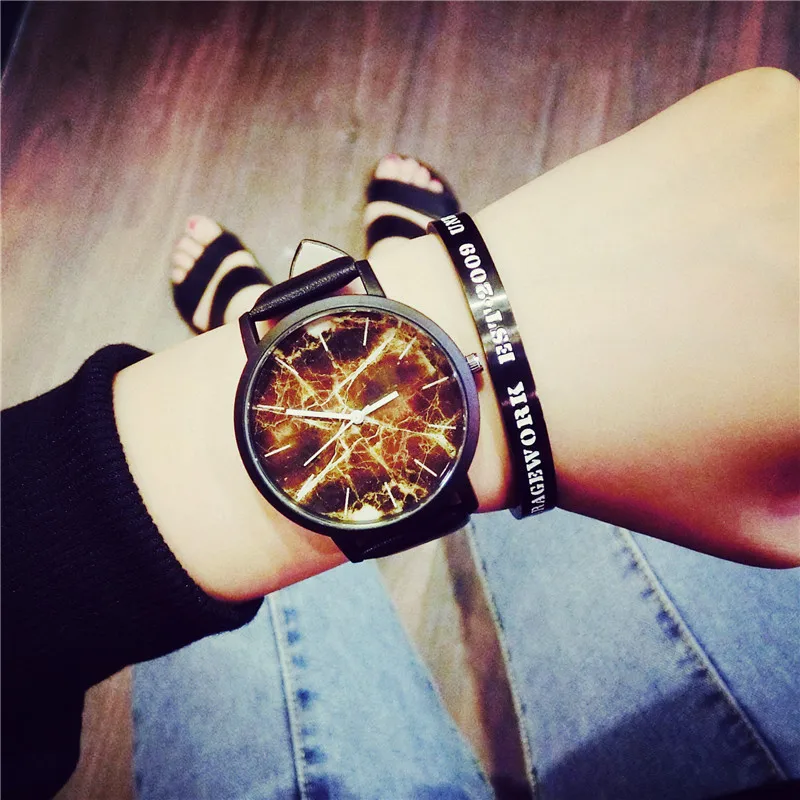 2016 New Fashion Casual Flash Fire Print Vintage PU Leather Quartz Watch Bracelet Wristwatch for Men Male Boy Young OP001
2016 New Fashion Casual Flash Fire Print Vintage PU Leather Quartz Watch Bracelet Wristwatch for Men Male Boy Young OP001