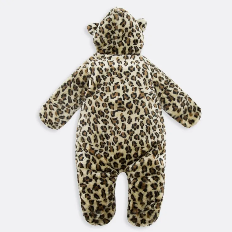 girl leopard 2
