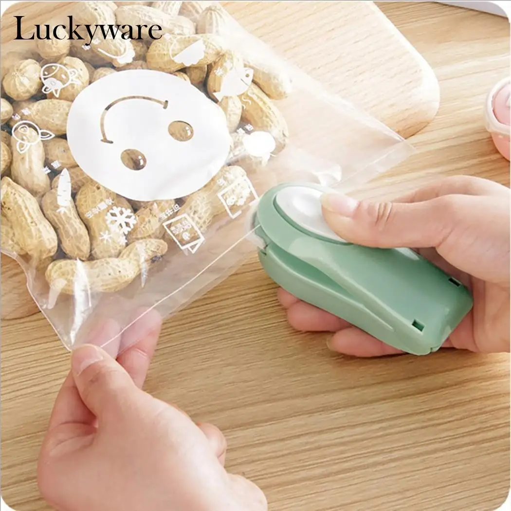 1 Piece Mini Packet Resealer Casual Seals ABS Handheld Bag Sealer Heat Seals Portable Home Kitchen Food Storage Tools 3 Colors
1 Piece Mini Packet Resealer Casual Seals ABS Handheld Bag Sealer Heat Seals Portable Home Kitchen Food Storage Tools 3 Colors