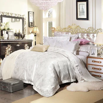 Luxury Brand Designer Satin Jacquard Wedding Bedding Set 4/6 pcs Queen King Size Hot Bed Linen Duvet Cover Flat Sheet Sets
Luxury Brand Designer Satin Jacquard Wedding Bedding Set 4/6 pcs Queen King Size Hot Bed Linen Duvet Cover Flat Sheet Sets