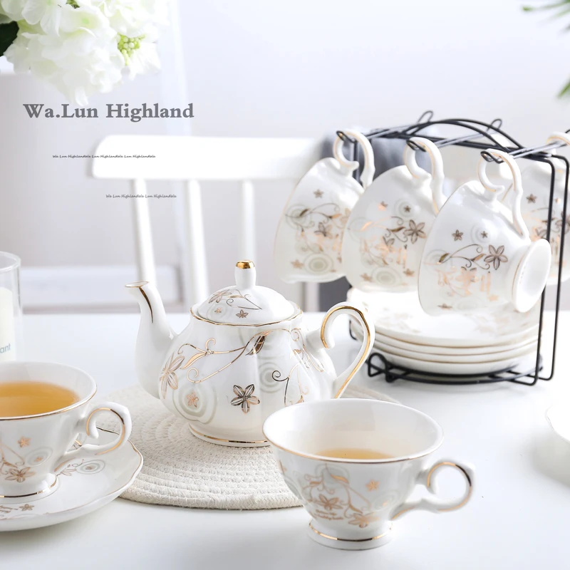 High-grade Bone china Coffee Cup Set British Porcelain Tea Set Europe Ceramic teapot Cup Saucer Sugar Bowl Wedding Gifts
High-grade Bone china Coffee Cup Set British Porcelain Tea Set Europe Ceramic teapot Cup Saucer Sugar Bowl Wedding Gifts