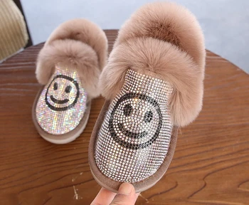 Winter new children's boots Korean version of comfortable and cute real hair ball girls snow boots fashion children's boots
Winter new children's boots Korean version of comfortable and cute real hair ball girls snow boots fashion children's boots