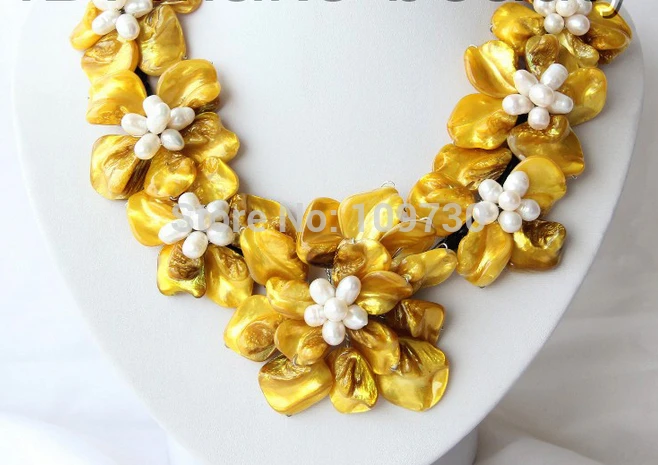 Jewelr 003846 classic white baroque freshwater pearl gold shell flower leather necklace
Jewelr 003846 classic white baroque freshwater pearl gold shell flower leather necklace