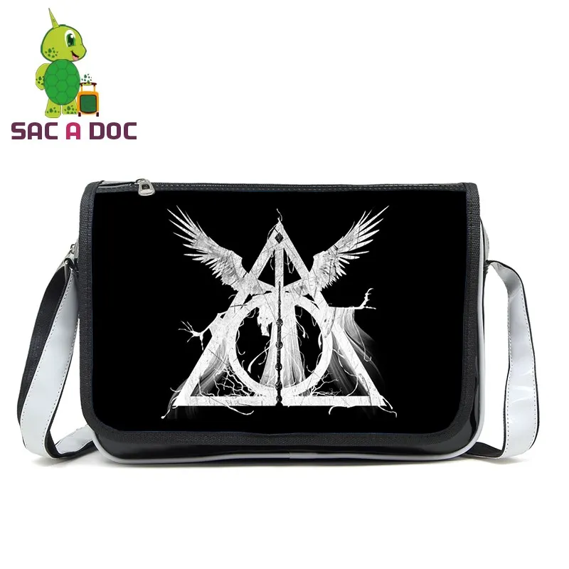 Cool Harri Potter Hogwarts Deathly Hallows Messenger Bag Women Men Pu Leather Handbags Crossbody Travel Bag for Teenagers
Cool Harri Potter Hogwarts Deathly Hallows Messenger Bag Women Men Pu Leather Handbags Crossbody Travel Bag for Teenagers