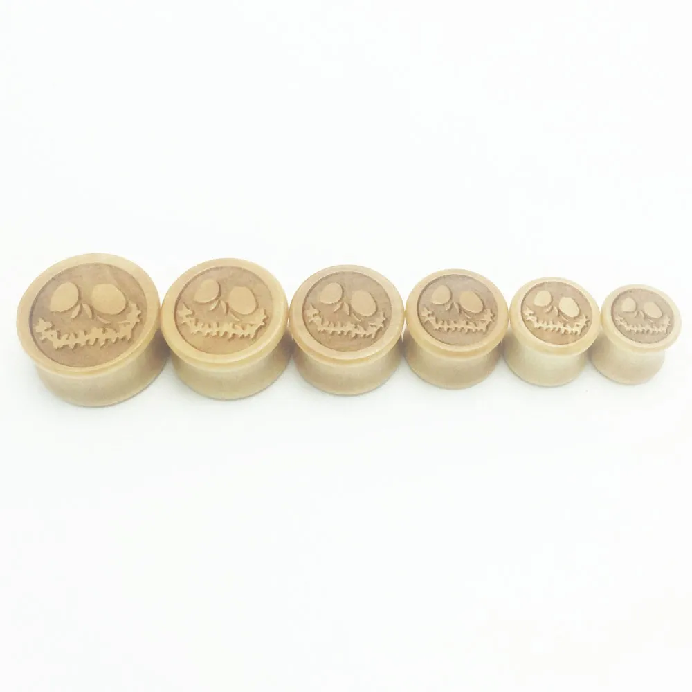 1Pair Fashion Flesh Tunnels Ear Plugs and Tapers Natural Wood Skull Logo Saddle Ear Expanders 10-20mm Anti-allergic Body Jewelry6