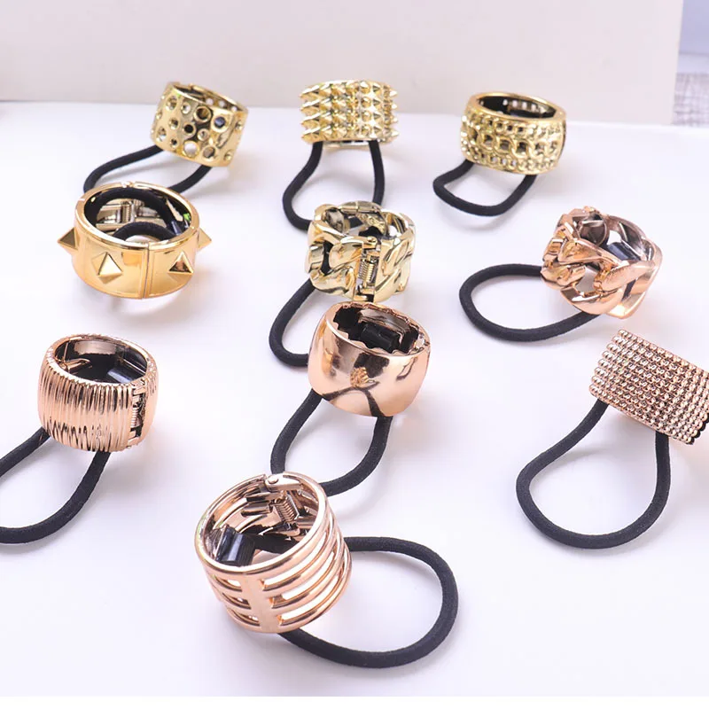 1 PCS Korean version imitation alloy hairring golden ponytail buckle rose golden hair ornament leather band headdress rope
1 PCS Korean version imitation alloy hairring golden ponytail buckle rose golden hair ornament leather band headdress rope