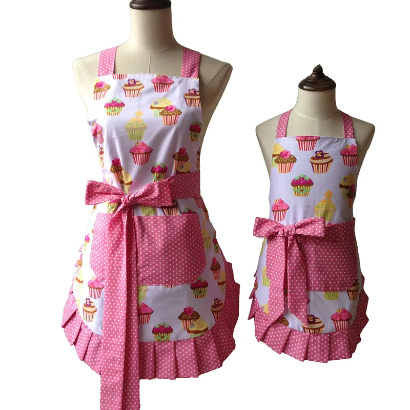 Retro Kitchen Mother and Daughter Flirty Frosted Cupcake Aqua Damask Ruffled Cooking Avental de Cozinha Divertido Pinafore Apron
Retro Kitchen Mother and Daughter Flirty Frosted Cupcake Aqua Damask Ruffled Cooking Avental de Cozinha Divertido Pinafore Apron