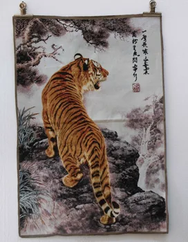TNUKK Tibet Silk Embroidery statues up the hill Tiger Thangka Painting Family wall decorations Embroidery
TNUKK Tibet Silk Embroidery statues up the hill Tiger Thangka Painting Family wall decorations Embroidery