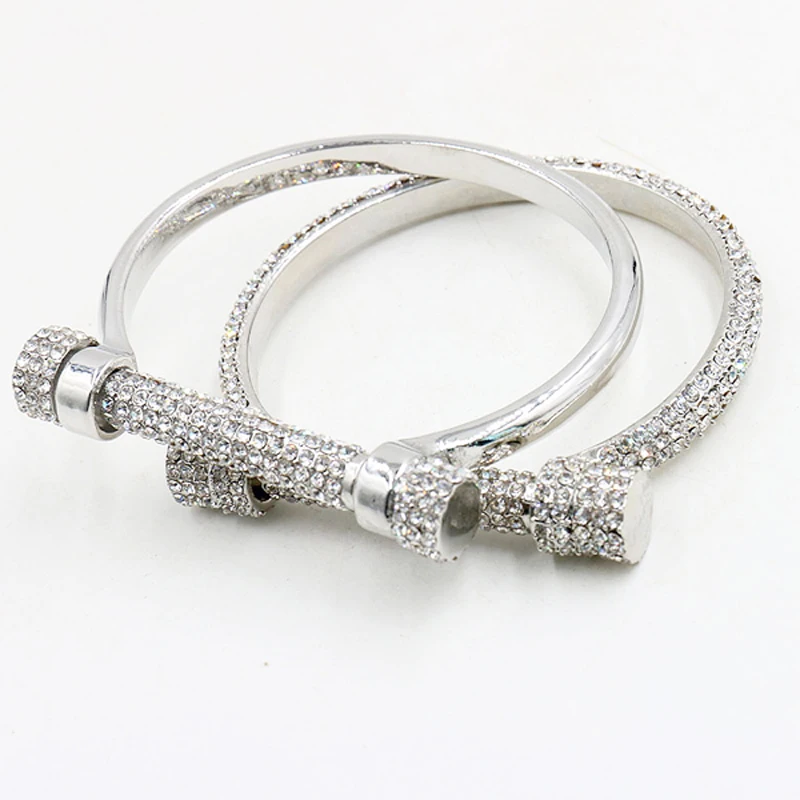 2018 new Design Luxury Crystal Horseshoe Cuff Bracelets Rhinestones Pulseira Feminina Screw Bangles Arm Cuff bijou brassard
2018 new Design Luxury Crystal Horseshoe Cuff Bracelets Rhinestones Pulseira Feminina Screw Bangles Arm Cuff bijou brassard