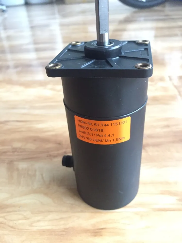 2 Pieces DHL Free Shipping 61.144.1151 CD102 SM102 Printing Machine Servo-Drive Motor 24V DC Motor 61.144.1151/01
2 Pieces DHL Free Shipping 61.144.1151 CD102 SM102 Printing Machine Servo-Drive Motor 24V DC Motor 61.144.1151/01