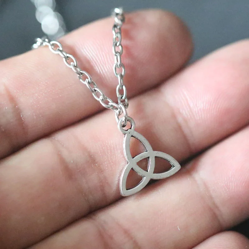 Vintage Silver Triquetra Trinity Knot Triangle Pendant Charms Amulet Chain Necklace Wicca Pagan Jewelry Choker Collier Bijoux
Vintage Silver Triquetra Trinity Knot Triangle Pendant Charms Amulet Chain Necklace Wicca Pagan Jewelry Choker Collier Bijoux