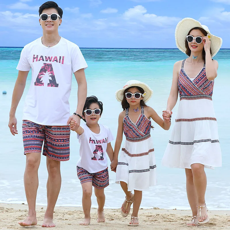 Summer Family Matching Outfits Mother Daughter Holiday Seaside Straps Dresses Dad Son T-shirt+Pants Couple Clothing Set
Summer Family Matching Outfits Mother Daughter Holiday Seaside Straps Dresses Dad Son T-shirt+Pants Couple Clothing Set