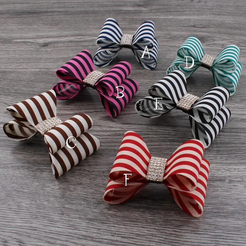 10pcs/lot 3.2" 6colors Hair Clips Luxe Striped Hair Bows+Rhinestone Button Handmade Hard Satin Bow For Girls Hair Accessories
10pcs/lot 3.2" 6colors Hair Clips Luxe Striped Hair Bows+Rhinestone Button Handmade Hard Satin Bow For Girls Hair Accessories