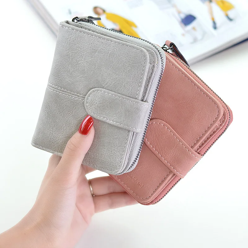New 2019 Women Short PU Leather Wallet High Quality Coin Purse Ladies Retro Female Dollar Price Hasp Handbag Clutch Carteras
New 2019 Women Short PU Leather Wallet High Quality Coin Purse Ladies Retro Female Dollar Price Hasp Handbag Clutch Carteras
