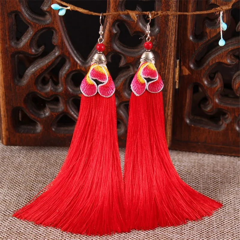 Yesucan Handmade Bohemia embroidery Earrings Silk Tassel vintage Chinese wind Vintage Tibetan silver Dangle Women Party Jewelry
Yesucan Handmade Bohemia embroidery Earrings Silk Tassel vintage Chinese wind Vintage Tibetan silver Dangle Women Party Jewelry