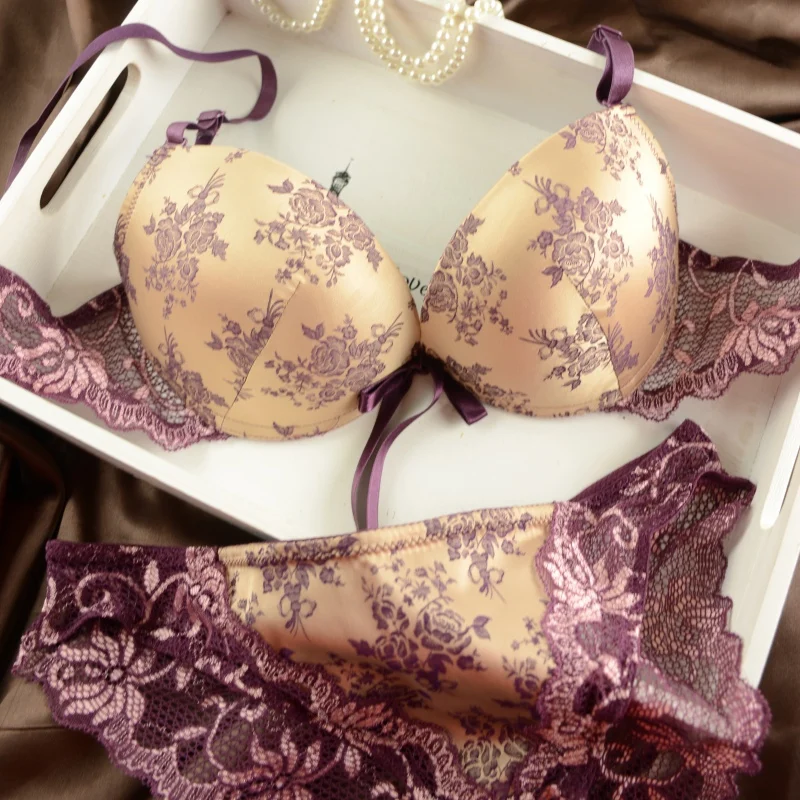 Brand New 2017 French Romantic Brand Lace Bra Sets Sexy Women Underwear Set Push Up BC Bra and Panty Set seamless lingerie set
Brand New 2017 French Romantic Brand Lace Bra Sets Sexy Women Underwear Set Push Up BC Bra and Panty Set seamless lingerie set
