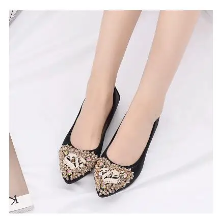 2018 new women bean shoe flat bottom water drill gentle fairy pointy shallow mouth single shoe size 41-43
2018 new women bean shoe flat bottom water drill gentle fairy pointy shallow mouth single shoe size 41-43