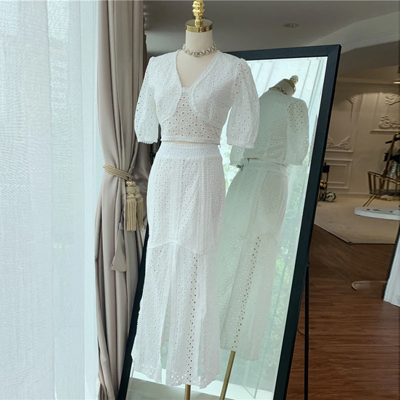 HIGH STREET New Stylish 2019 Runway Suit Set Women's Lace Embroidery Tops White Lace Long Skirt Set
HIGH STREET New Stylish 2019 Runway Suit Set Women's Lace Embroidery Tops White Lace Long Skirt Set