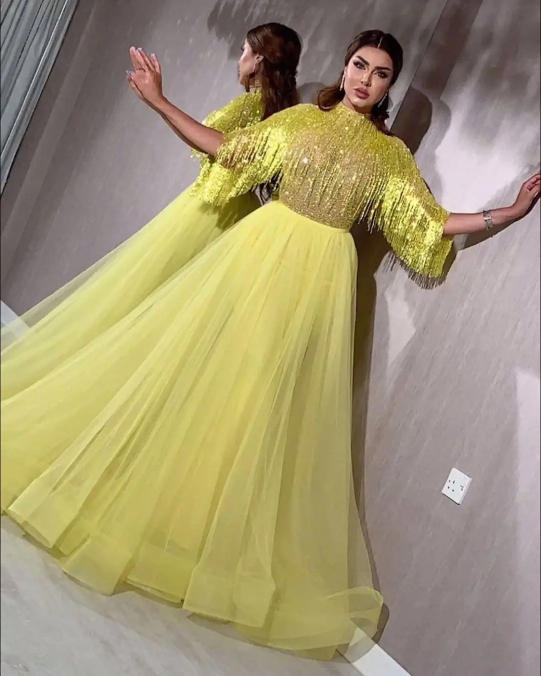 Arabic Dubai Long Evening Dress With Sleeves Sequined Beading Plus Size Formal Prom Dresses Yellow Tulle Floor Length Party Gown
Arabic Dubai Long Evening Dress With Sleeves Sequined Beading Plus Size Formal Prom Dresses Yellow Tulle Floor Length Party Gown
