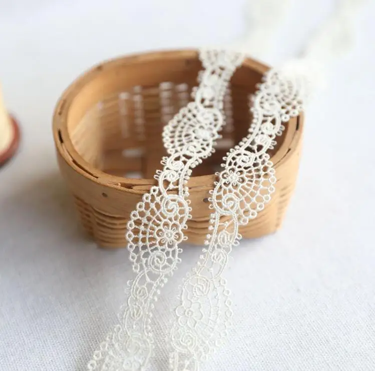 10 Meters Wholesale Handmade Lace Trim Patchwork Light Beige Lace Ribbon DIY Garment Sewing Accessories 2.5cm
10 Meters Wholesale Handmade Lace Trim Patchwork Light Beige Lace Ribbon DIY Garment Sewing Accessories 2.5cm