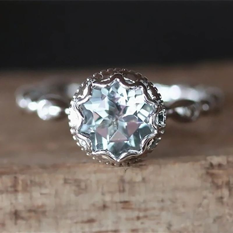 Exquisite Ladies Sea Blue Zircon Crystal Solitaire Engagement Ring Dainty Stacking Ring Female Fashion Wedding Jewelry
Exquisite Ladies Sea Blue Zircon Crystal Solitaire Engagement Ring Dainty Stacking Ring Female Fashion Wedding Jewelry