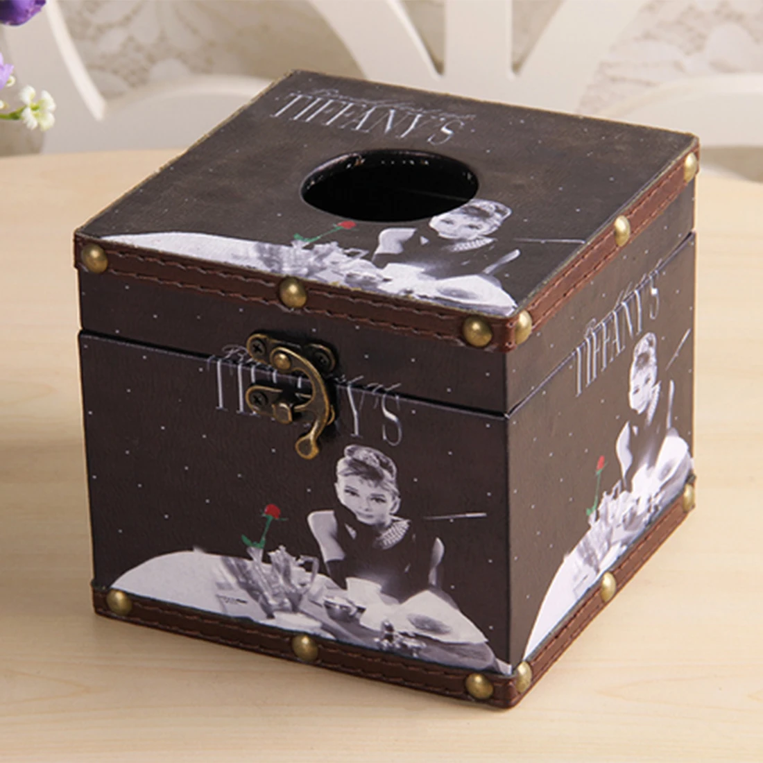 European Retro Style Square Circular Opening Tissue Case Napkin Container Box Paper Tower Holder Hot Sale
European Retro Style Square Circular Opening Tissue Case Napkin Container Box Paper Tower Holder Hot Sale