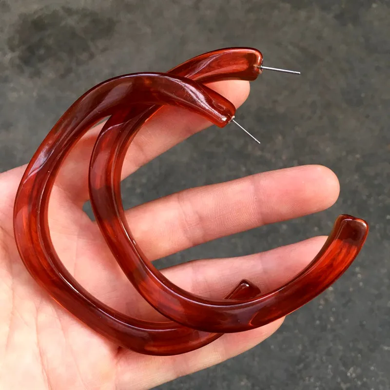 UJBOX 2019 Europe America Resin Huge Hoop Earrings Women Transparent Pattern Geometric Wave Earrings Statement Party Earrings
UJBOX 2019 Europe America Resin Huge Hoop Earrings Women Transparent Pattern Geometric Wave Earrings Statement Party Earrings