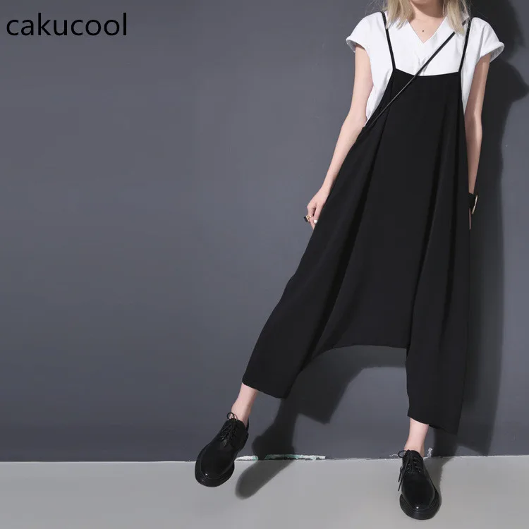 2018 New Fashion simple waist thin straps hanging files Jumpsuit Women's casual pants Loose and comfortable Big Size Female
2018 New Fashion simple waist thin straps hanging files Jumpsuit Women's casual pants Loose and comfortable Big Size Female