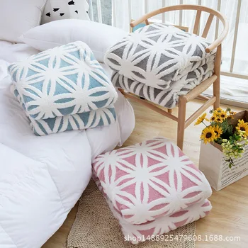 European style Double thick cashmere jacquard blanket.Cashmere knit sofa blanket.100% cashmere.
European style Double thick cashmere jacquard blanket.Cashmere knit sofa blanket.100% cashmere.