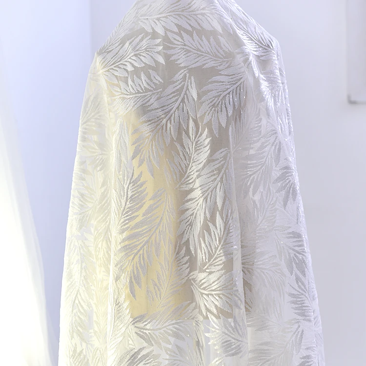 Fashion mesh, fabric, feather, sequins, embroidery, lace accessories, handmade DIY material, clothing and decorative fabrics.
Fashion mesh, fabric, feather, sequins, embroidery, lace accessories, handmade DIY material, clothing and decorative fabrics.