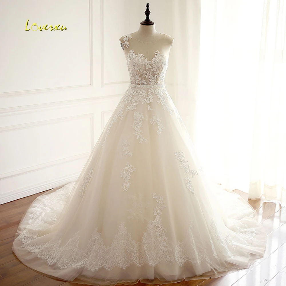 Loverxu Vestido De Noiva Scoop Neck A Line Lace Wedding Dresses 2019 Appliques Beaded Pearls Chapel Train Bridal Gown Plus Size
Loverxu Vestido De Noiva Scoop Neck A Line Lace Wedding Dresses 2019 Appliques Beaded Pearls Chapel Train Bridal Gown Plus Size