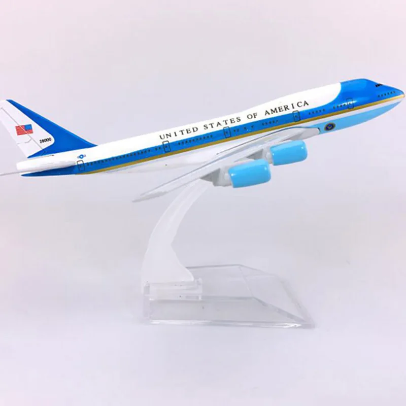 16CM 1:400 Flying Model Boeing B747-300 Model Air Force One With Base Alloy Aircraft Plane Collectible Display Toy Model
16CM 1:400 Flying Model Boeing B747-300 Model Air Force One With Base Alloy Aircraft Plane Collectible Display Toy Model