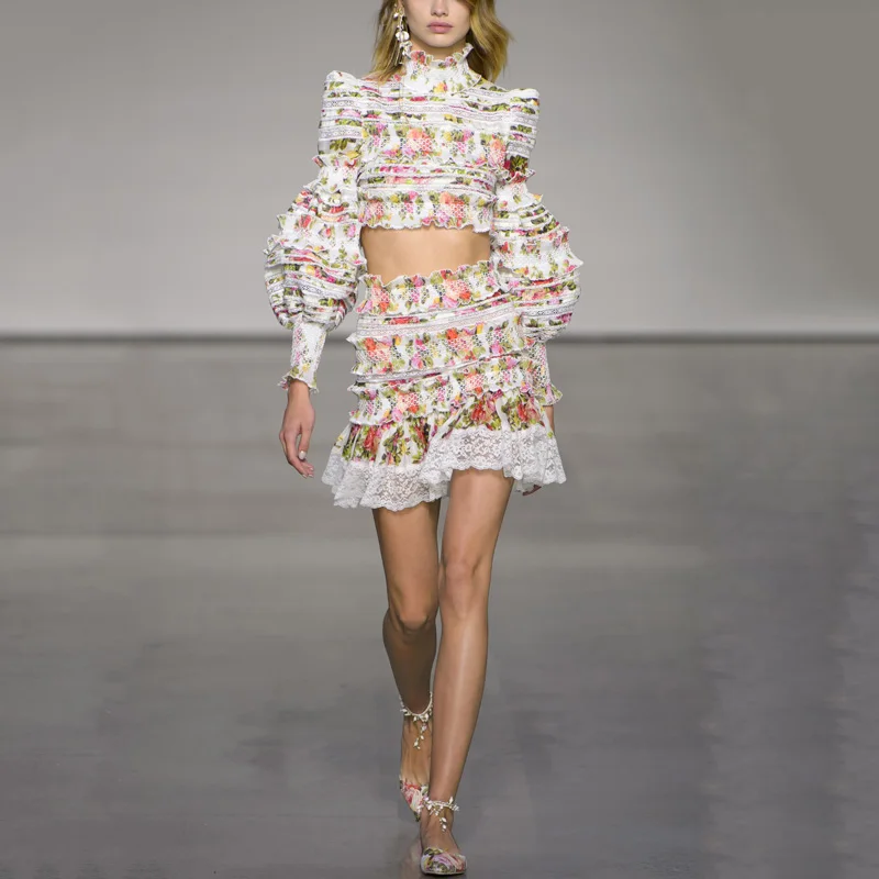 2018 Runway Designer Puff Crop Blouse And Mini Skirt Women Print Ruffles Two Piece Sets Holiday Party Travel Conjunto Feminino
2018 Runway Designer Puff Crop Blouse And Mini Skirt Women Print Ruffles Two Piece Sets Holiday Party Travel Conjunto Feminino
