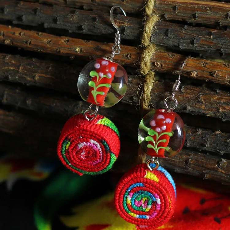 A Handmade Artwork -Chinese wind traditional fabric dangle earrings red, New Original Ethnic jewelry statement earrings
A Handmade Artwork -Chinese wind traditional fabric dangle earrings red, New Original Ethnic jewelry statement earrings
