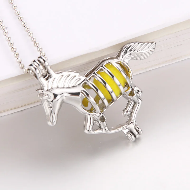 New horse prince harmPearl Cage Pendant Essential Aroma Perfume Locket For Necklace Jewelry Open lock Love Wish Jewelry
New horse prince harmPearl Cage Pendant Essential Aroma Perfume Locket For Necklace Jewelry Open lock Love Wish Jewelry