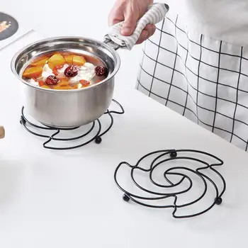 OTHERHOUSE Iron Placemat Pan Pot Mat Holder Stand Hot Round Placemats Cookware Mats Drink Coasters Kitchen Gadgets
OTHERHOUSE Iron Placemat Pan Pot Mat Holder Stand Hot Round Placemats Cookware Mats Drink Coasters Kitchen Gadgets