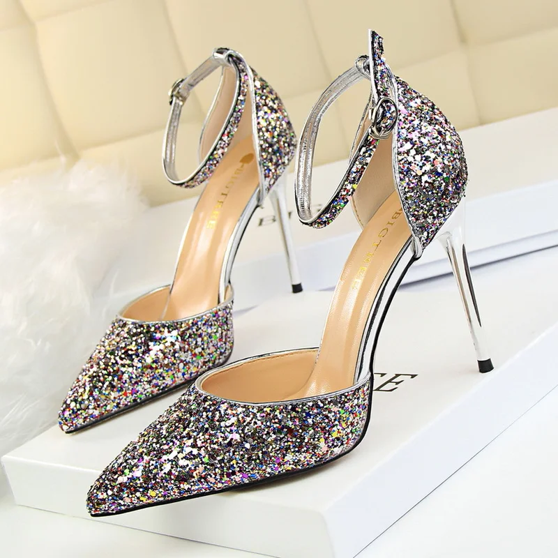 Women Sexy Heels Pumps Shoes Bling Bling Sequined Party High Heel Pumps Fashion Designer Pointed Toe Wedding Shoes
Women Sexy Heels Pumps Shoes Bling Bling Sequined Party High Heel Pumps Fashion Designer Pointed Toe Wedding Shoes
