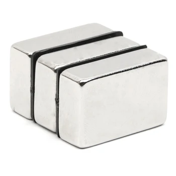 3pcs 28.9*18.9*9.6mm Block N52 Strong Disc Magnets Rare Earth Neodymium Art Craft Fridge Magnet
3pcs 28.9*18.9*9.6mm Block N52 Strong Disc Magnets Rare Earth Neodymium Art Craft Fridge Magnet