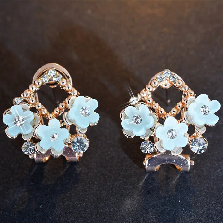 blue resin white Cubic zirconia flowers stud earrings for women gold Ear buckle boucle d'oreille femme 2019 pendientes mujer
blue resin white Cubic zirconia flowers stud earrings for women gold Ear buckle boucle d'oreille femme 2019 pendientes mujer