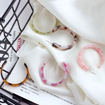 New 5pair/lot color pattern print Letter C Shape Fashion earrings for women acetic acid/acrylic diy jewelry accessory
New 5pair/lot color pattern print Letter C Shape Fashion earrings for women acetic acid/acrylic diy jewelry accessory