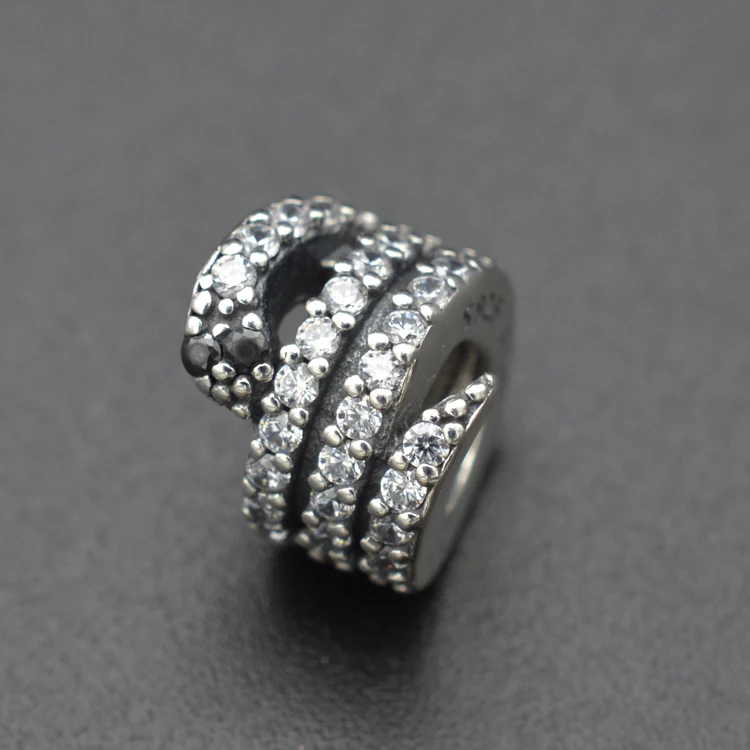 European and American fashionable small snake bracelet string is acted the role of concise white zircon inlaid
European and American fashionable small snake bracelet string is acted the role of concise white zircon inlaid