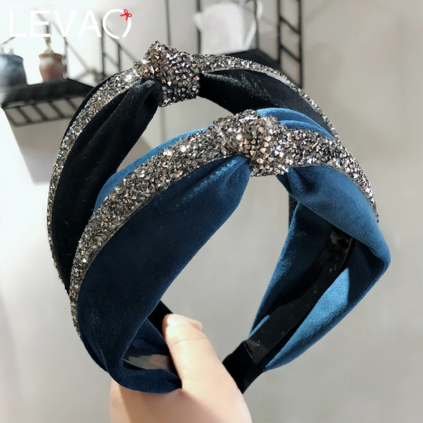 LEVAO New Rhinestone Knot Hairbands Handmade Shine Cross Knotted Headbands Crystal Inlaid Velvet Girls Headband Hair Accessories
LEVAO New Rhinestone Knot Hairbands Handmade Shine Cross Knotted Headbands Crystal Inlaid Velvet Girls Headband Hair Accessories