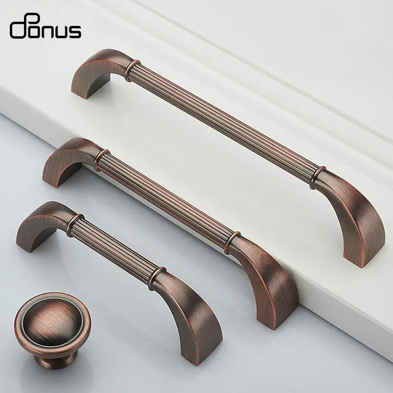 Modern pastoral retro red bronze cabinet door handle European antique drawer wine cabinet cabinet handle
Modern pastoral retro red bronze cabinet door handle European antique drawer wine cabinet cabinet handle
