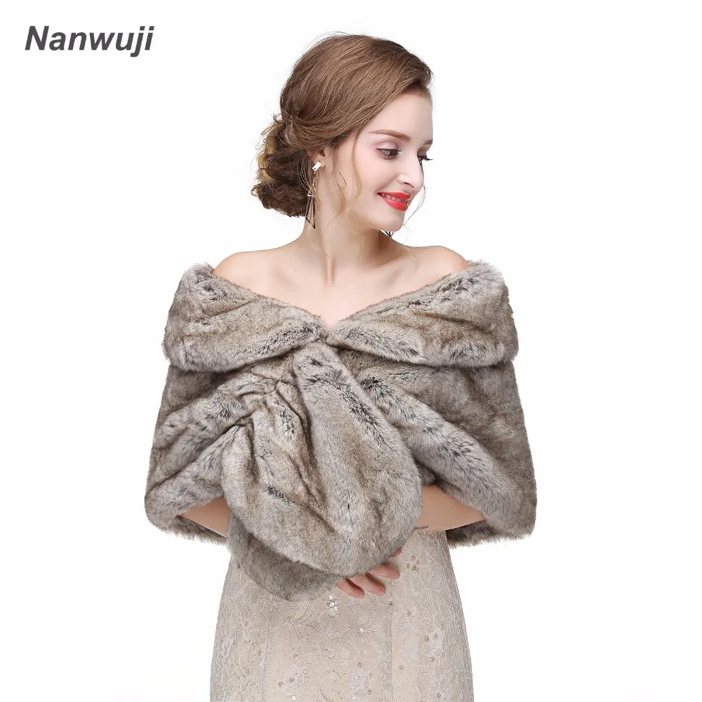 2017 Grey Wedding jacket wrap Shawl Cloak Cape Jacket Bridal Bolero Winter Wraps Coat Stole Faux Fur Fabric For Brides Women
2017 Grey Wedding jacket wrap Shawl Cloak Cape Jacket Bridal Bolero Winter Wraps Coat Stole Faux Fur Fabric For Brides Women