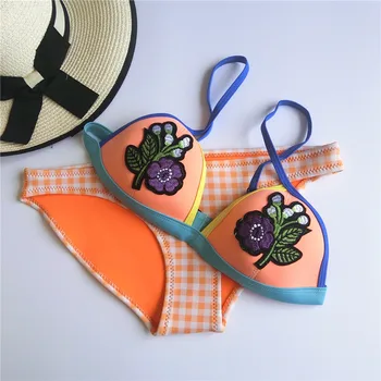 2018 New Sexy Micro Triangle Bikinis Set Neoprene Push Up Women Vintage Tong String Swimsuit Brazilian Beach Bathing Swimwear
2018 New Sexy Micro Triangle Bikinis Set Neoprene Push Up Women Vintage Tong String Swimsuit Brazilian Beach Bathing Swimwear