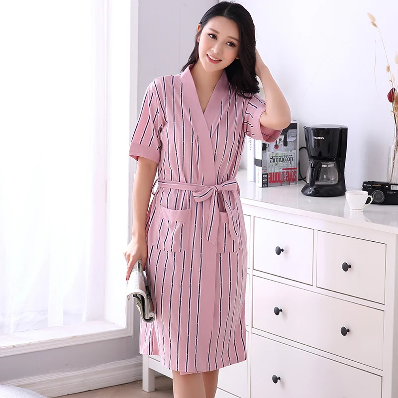 Women's Bath Robe Plus Size 3XL Ladies Striped Night Dress Short Sleeve V-neck Nightwear 100% Cotton Nightgown sexy Summer Gift
Women's Bath Robe Plus Size 3XL Ladies Striped Night Dress Short Sleeve V-neck Nightwear 100% Cotton Nightgown sexy Summer Gift