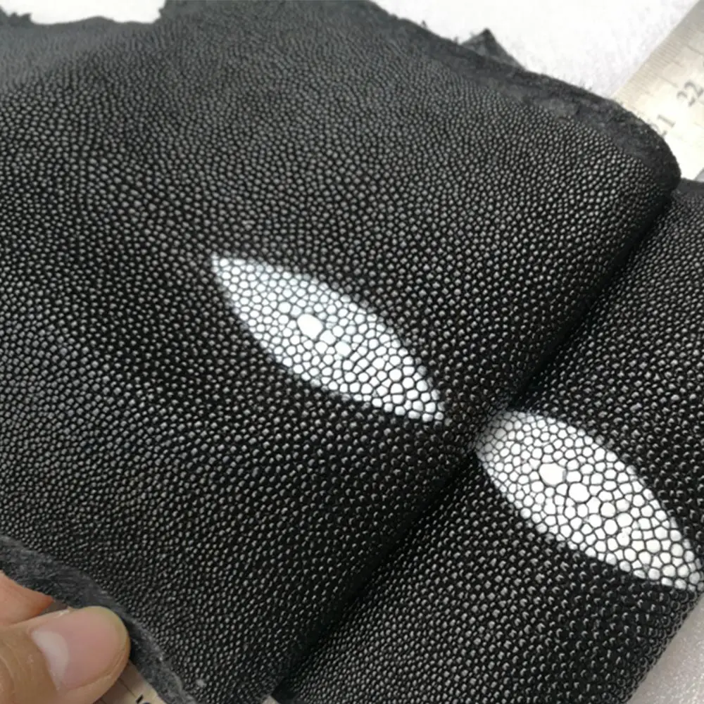 Leather craft Genuine Stingray Natural Manta Ray Fish Skin DIY Leather Craft Watch Belt Knife bag Handle standard Material black
Leather craft Genuine Stingray Natural Manta Ray Fish Skin DIY Leather Craft Watch Belt Knife bag Handle standard Material black