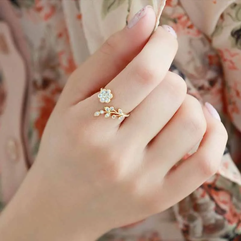 Surou Korean Version Fashion Temperament Insert Leaves Good Luck Flowers Open Ring Women
Surou Korean Version Fashion Temperament Insert Leaves Good Luck Flowers Open Ring Women