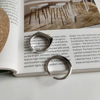 1pc Authentic S925 Sterling Silver Fine Jewelry Glossy Smooth Surface Irregular /Rounded Band Ring Adjust golds TLJ539
1pc Authentic S925 Sterling Silver Fine Jewelry Glossy Smooth Surface Irregular /Rounded Band Ring Adjust golds TLJ539